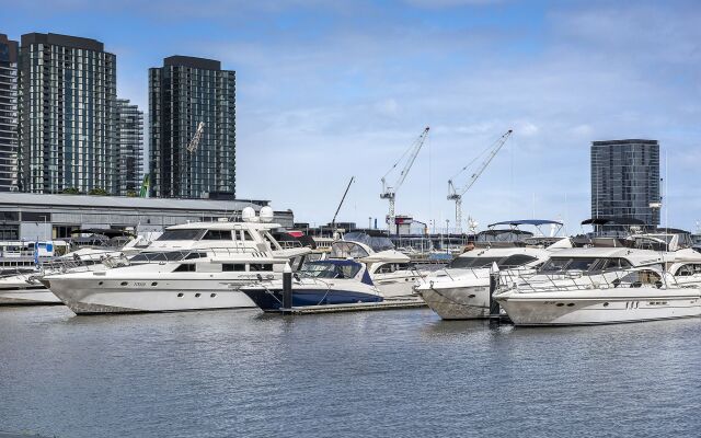 Docklands Private Collection of Apartments - Digital Harbour