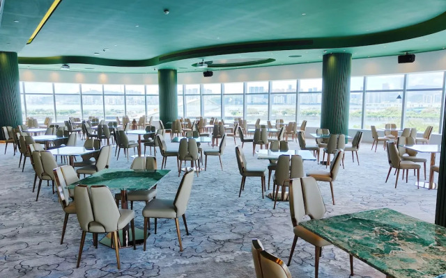 YOHO Treasure Island Hotel