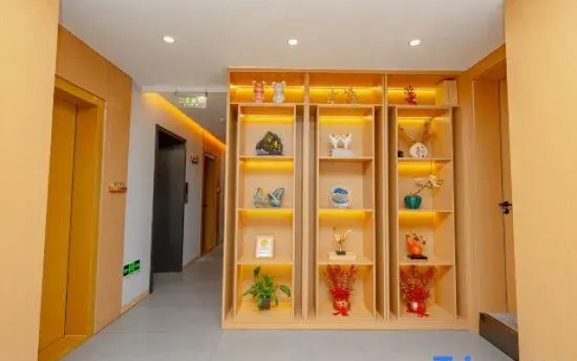 Qingmu Hotel (Nanjing Lukou Airport Maoting Road)