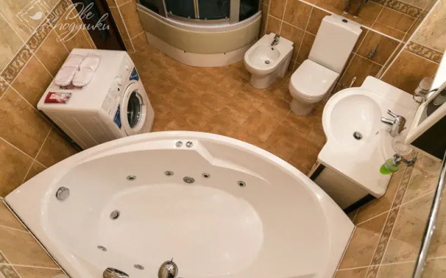 Dve Podushki na ul. Leningradskaya, d.144, kv. 214