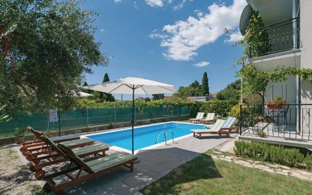 Awesome Home in Kastel Stari With Wifi and 3 Bedrooms