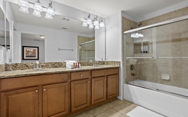 5 Bedrooms / 4 Bathrooms Paradise Palms (8981 CP), Kissimmee, US