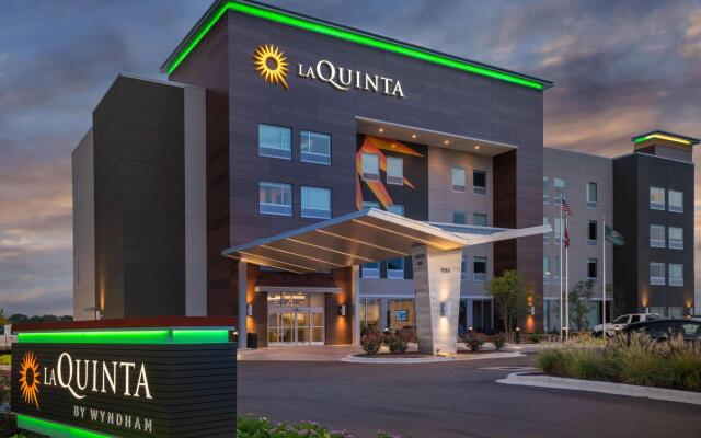 La Quinta Inn & Suites by Wyndham West Memphis