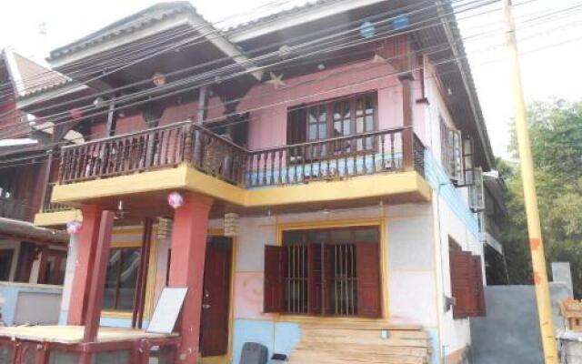 Cheng Backpacker Hostel Boun Ngin