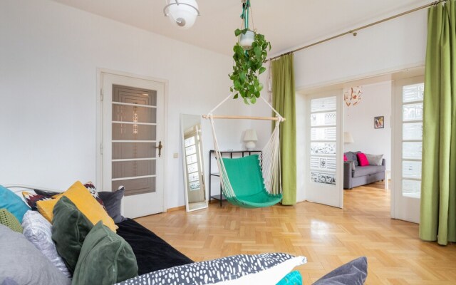 Heart of Gdansk Apartment by Renters