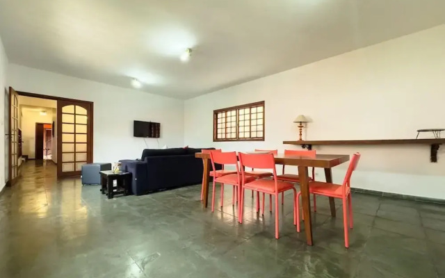 Casa espaçosa na Granja Viana
