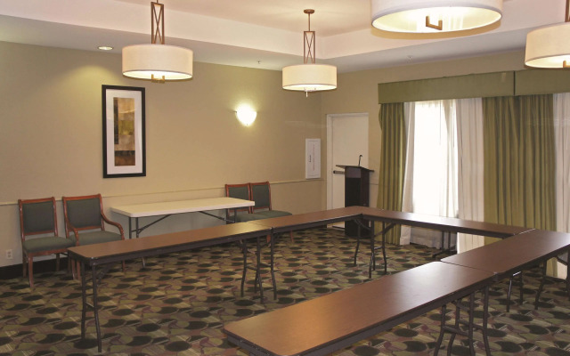 La Quinta Inn & Suites by Wyndham Kerrville