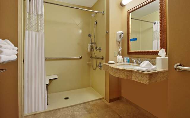 Hampton Inn & Suites Madisonville