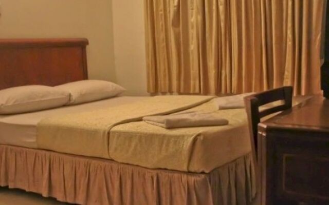 Macktz Comfort Inn - Grand Crescent