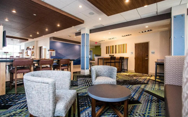 Holiday Inn Express & Suites Rehoboth Beach by IHG