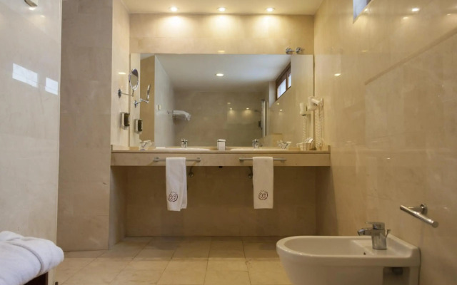 Hotel Puerta de la Luna