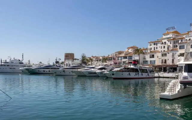 Puerto Banus second line, luxury apartement