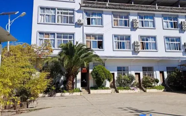 Yunlongxu Guobin Hotel