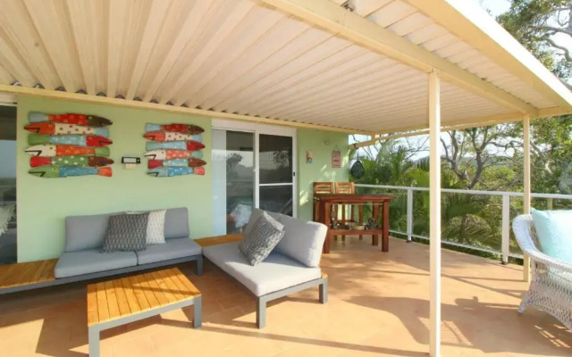 Barefoot, 32 Skyline Crescent, Crescent Head