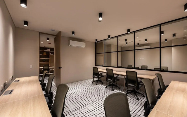 Nakúa Stay + Work