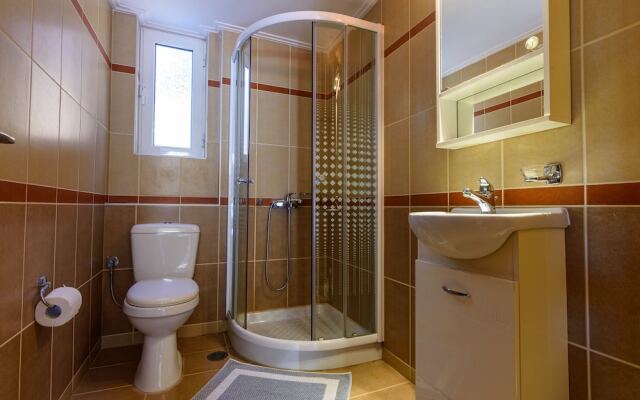 Kyparissia Garden Retreat - Premium Master Suite
