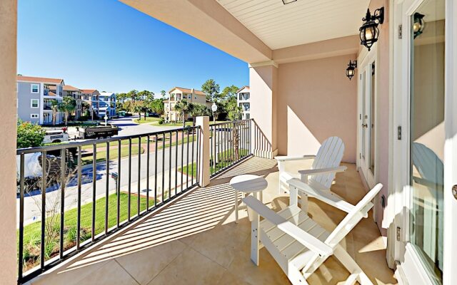 Tropical Retreat Double Gate - 4 Br Home