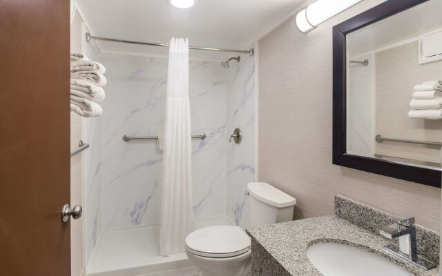 Finger Lakes Inn & Suites