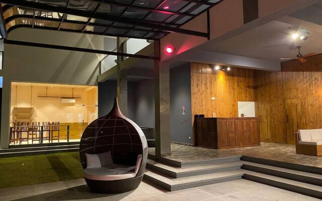 Mazarine Surf Suites