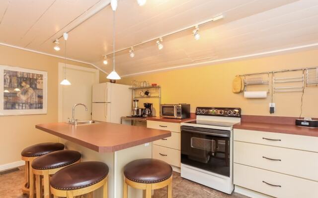 Hummingbird - One Bedroom Apartment, Sleeps 2