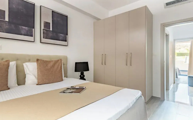Sanders River Plaza - Neat 2 Bedroom Apt With Balcony