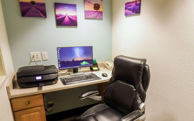 Quality Inn & Suites Sequim at Olympic National Park