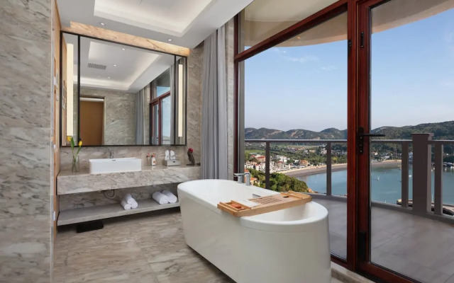 Crowne Plaza Zhoushan Seaview, an IHG Hotel