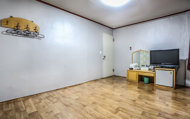 Gangneung Ewha Motel