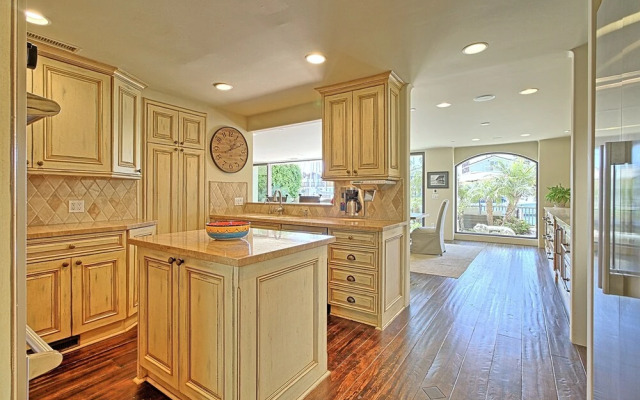 Large Ventura Keys Waterfront 4 Bedroom Home