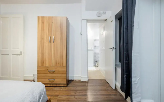 Charming 1-bed Basement Apartment in Lewisham