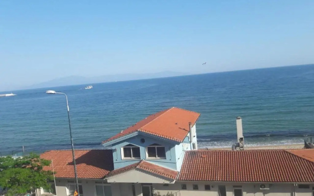 Simplicity by the Sea - 87309