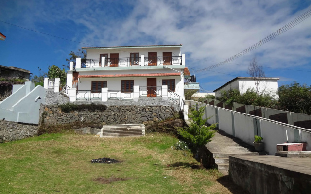 Royale Holidays Hotel