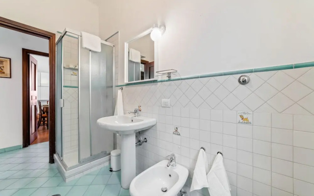 Vietri sul Mare Roomy Flat with Parking