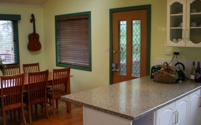 The Hideaway Retreat