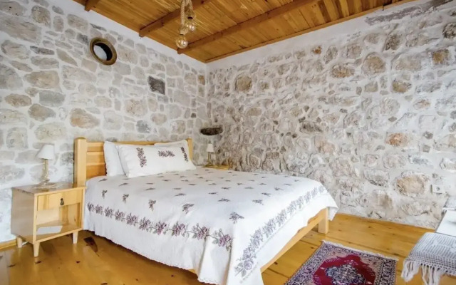 Saklı Konak