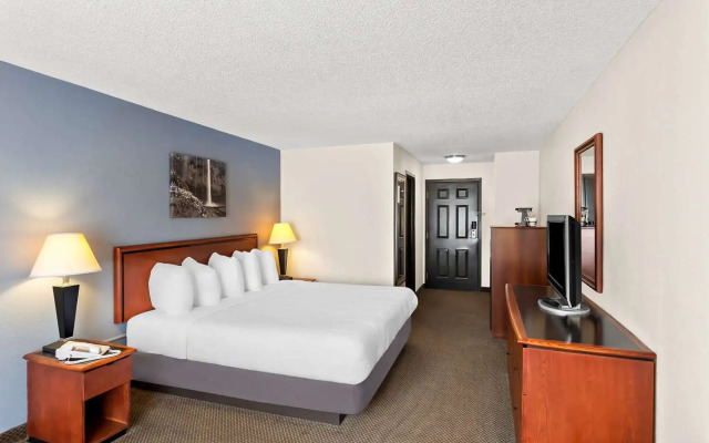 Best Western Huntington Mall Inn