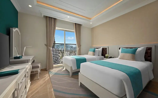 Skylight Hotel
