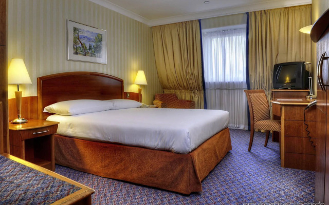 Отель B&B Hotel London Heathrow