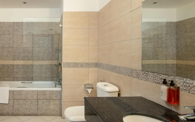 Peninsula Hotel Dar Es Salaam