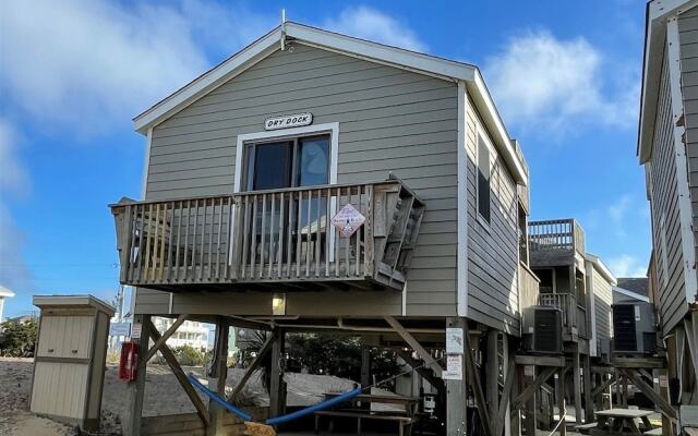 13 Dry Dock Studio Bedroom Condo by RedAwning