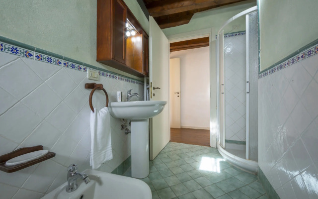 Liano Orchidea -terrace & Parking