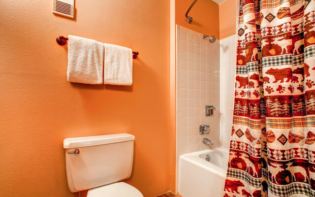 Powderhorn Condominiums by Ski Country Resorts