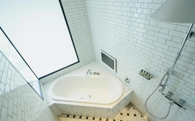 Ebisuholic Hotel