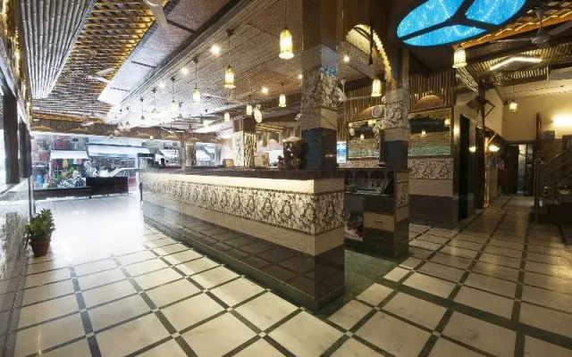 iLodge  Main Bazaar