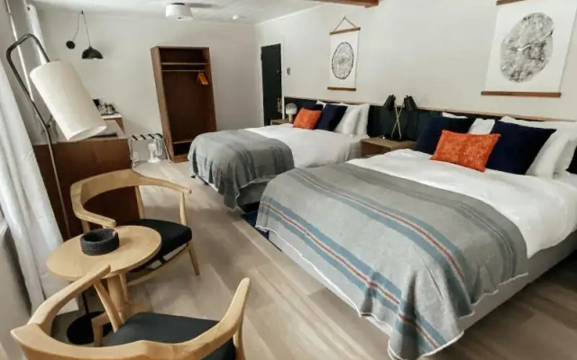 Cascade Lodge