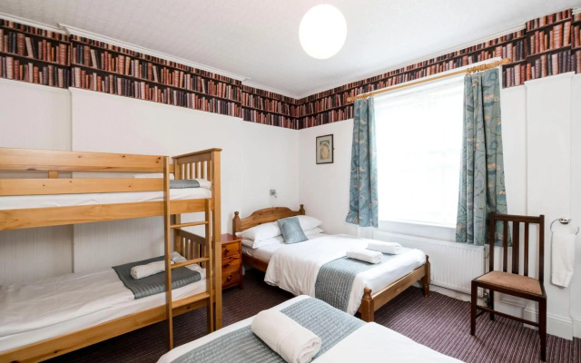 St Athans Hotel