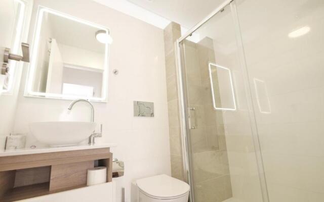 Fortuna Penthouse with roof terrace, AC and pool