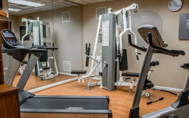 Holiday Inn Express and Suites Leesburg Historic District by IHG