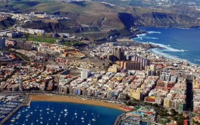 Stunning Double Bedroom Apartment