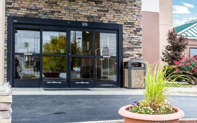 Country Inn & Suites by Radisson, Roanoke Rapids, NC